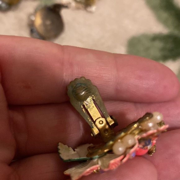 Two pair vintage clip earrings (CO) - Picture 11 of 12